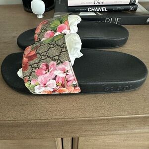 Gucci Women's Bloom Supreme Slide Sandals